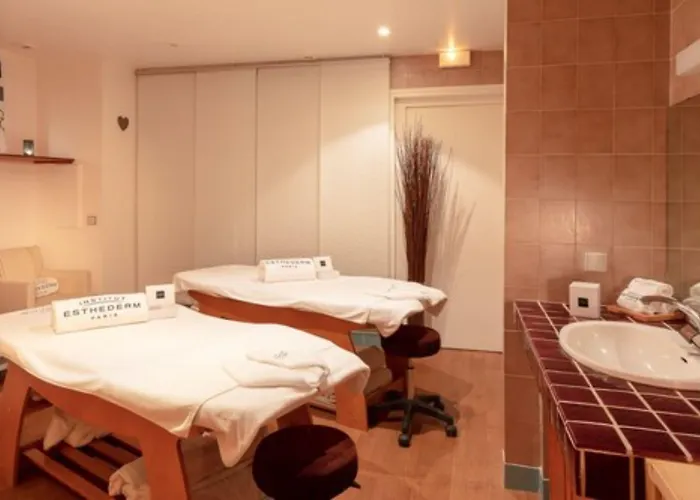 Le Palace Des Neiges ホテル